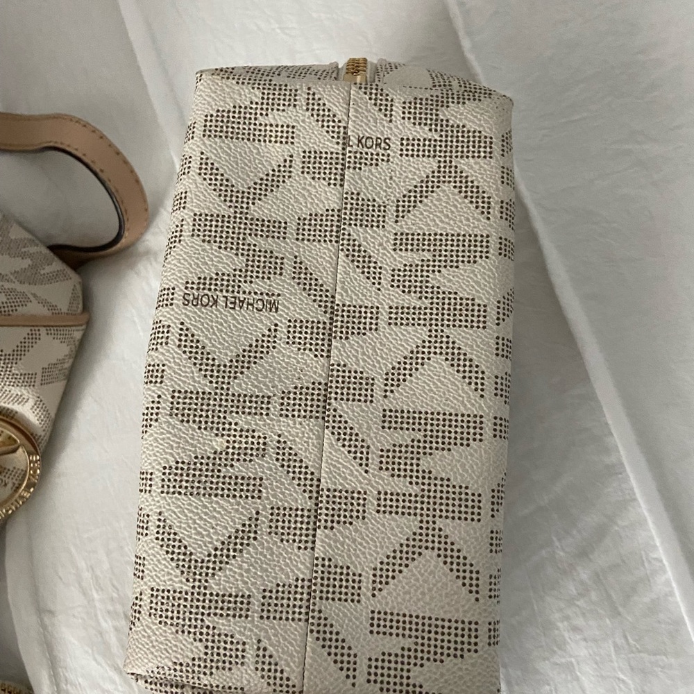 Michael Kors bundle - Picture 5 of 10